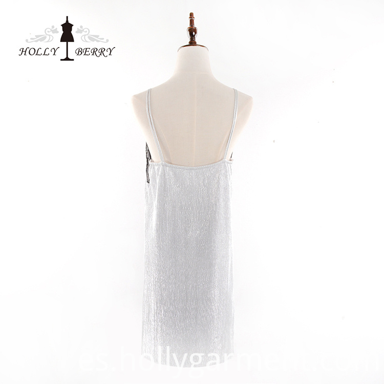 Vestido de encaje suave con cuello en V V-neck Soft Lace Dress